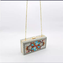 Load image into Gallery viewer, Queen Crossbody Purse
